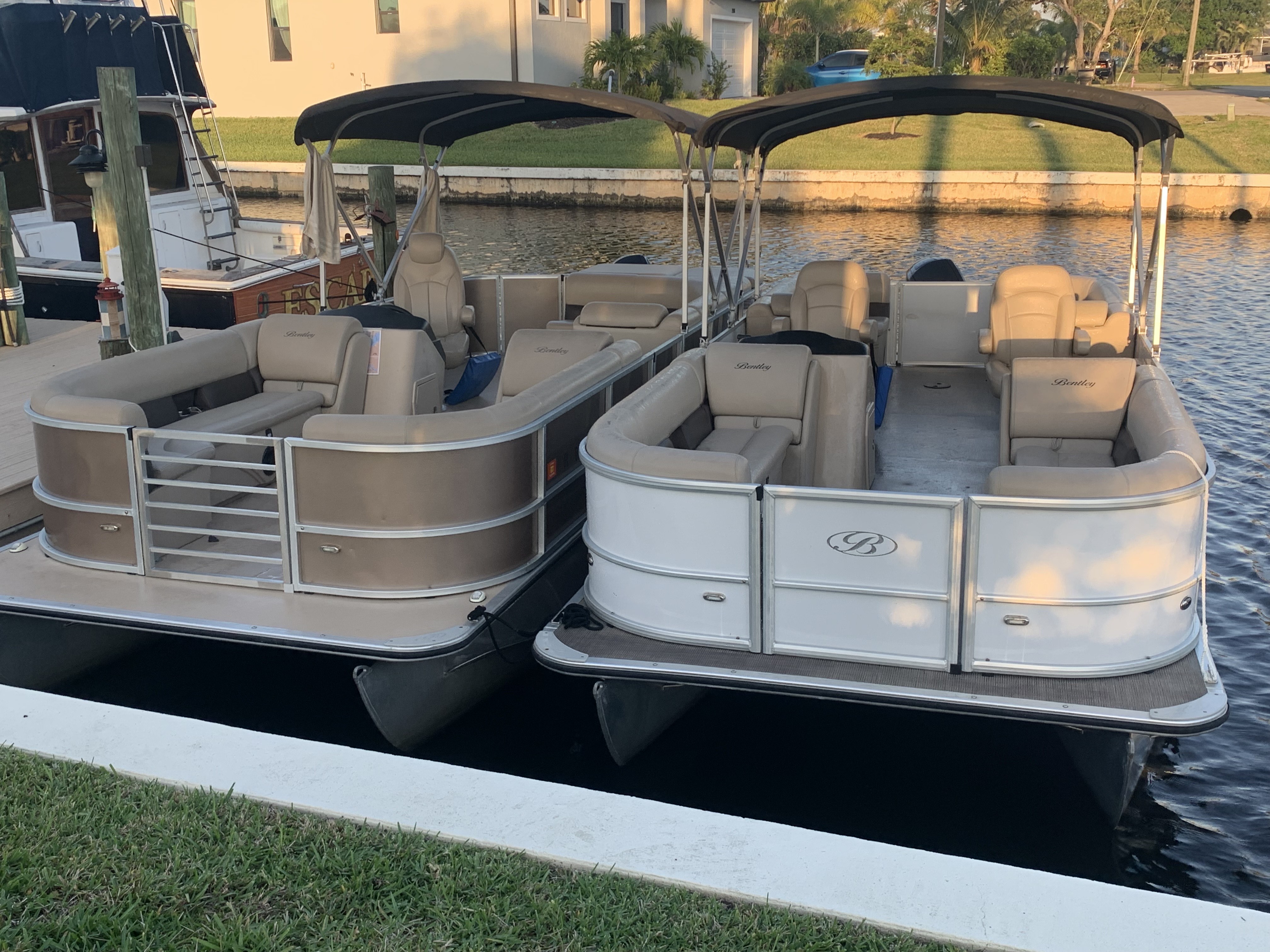 24ft Pontoon Boat Rental